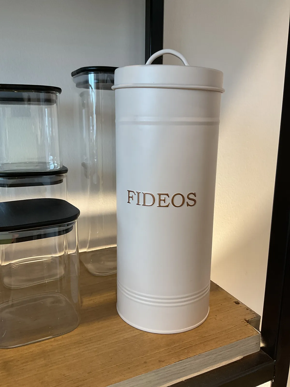 Lata Blanca Fideos