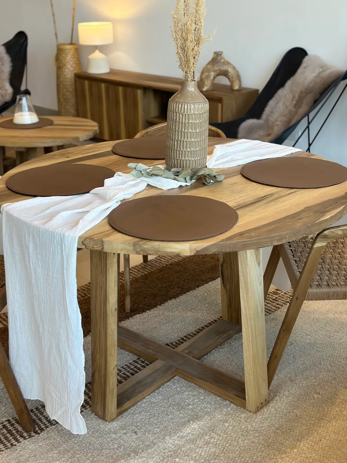 Mesa Petiribi 120 Ø (gervosoni al piso)