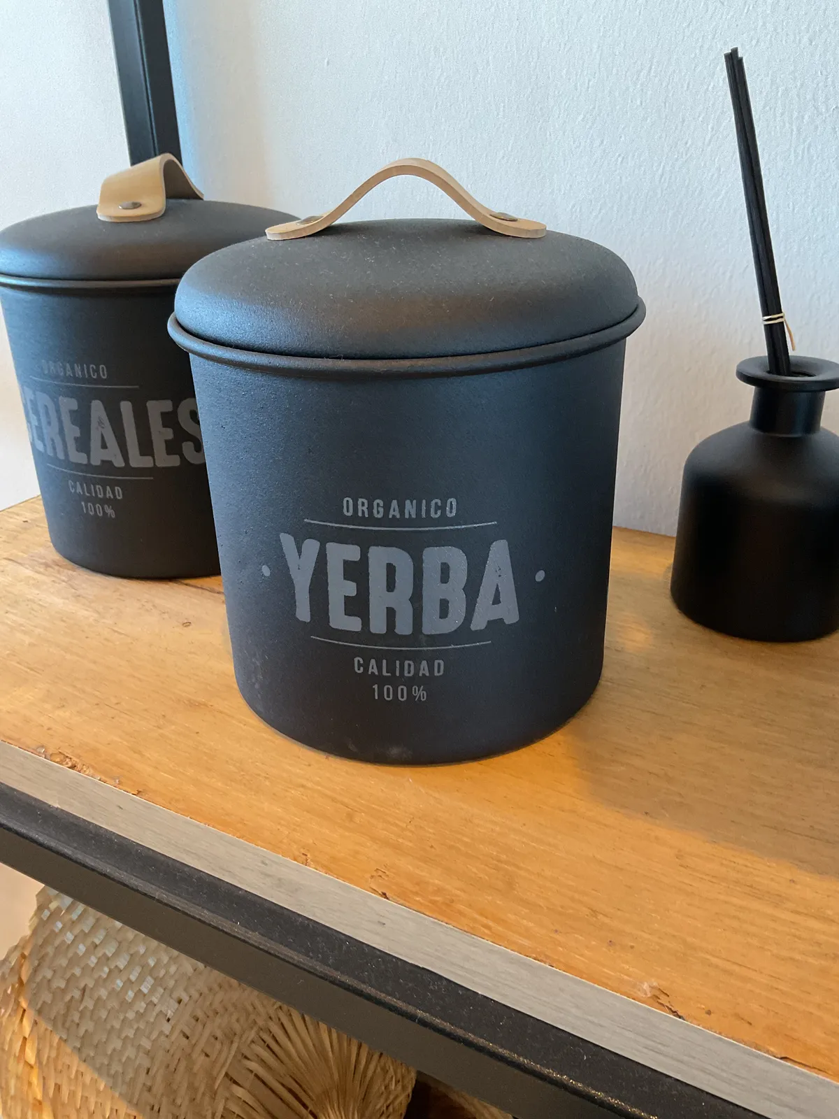 Tarro Yerba Negro