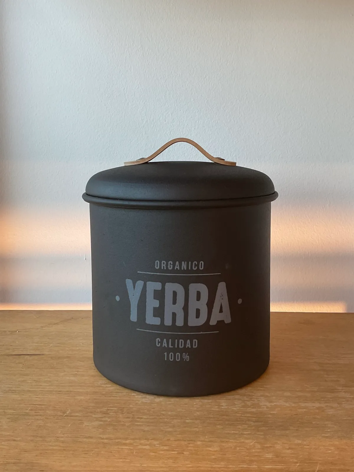 Tarro Yerba Negro