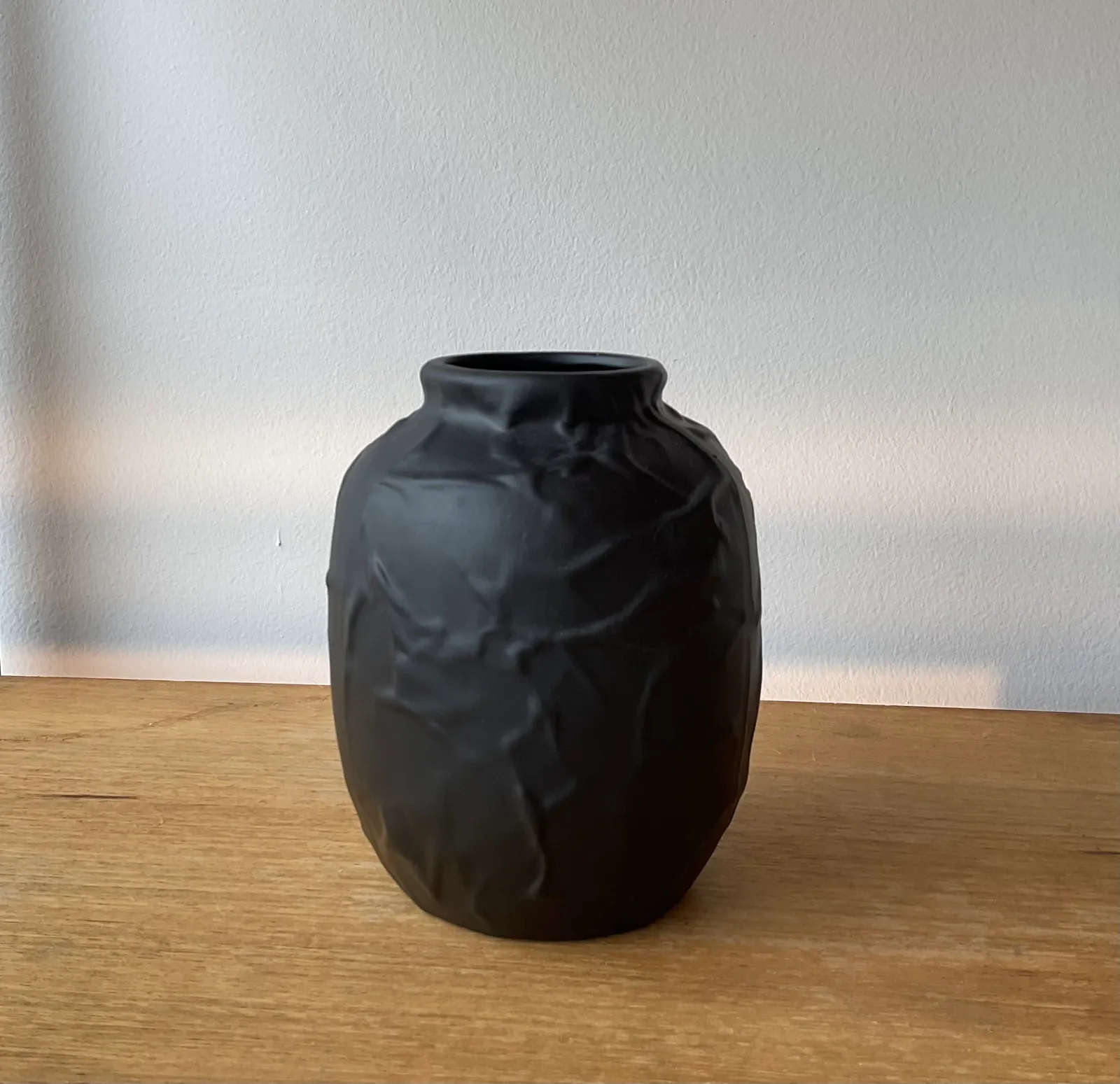 Florero Textura Negro 25x13x8