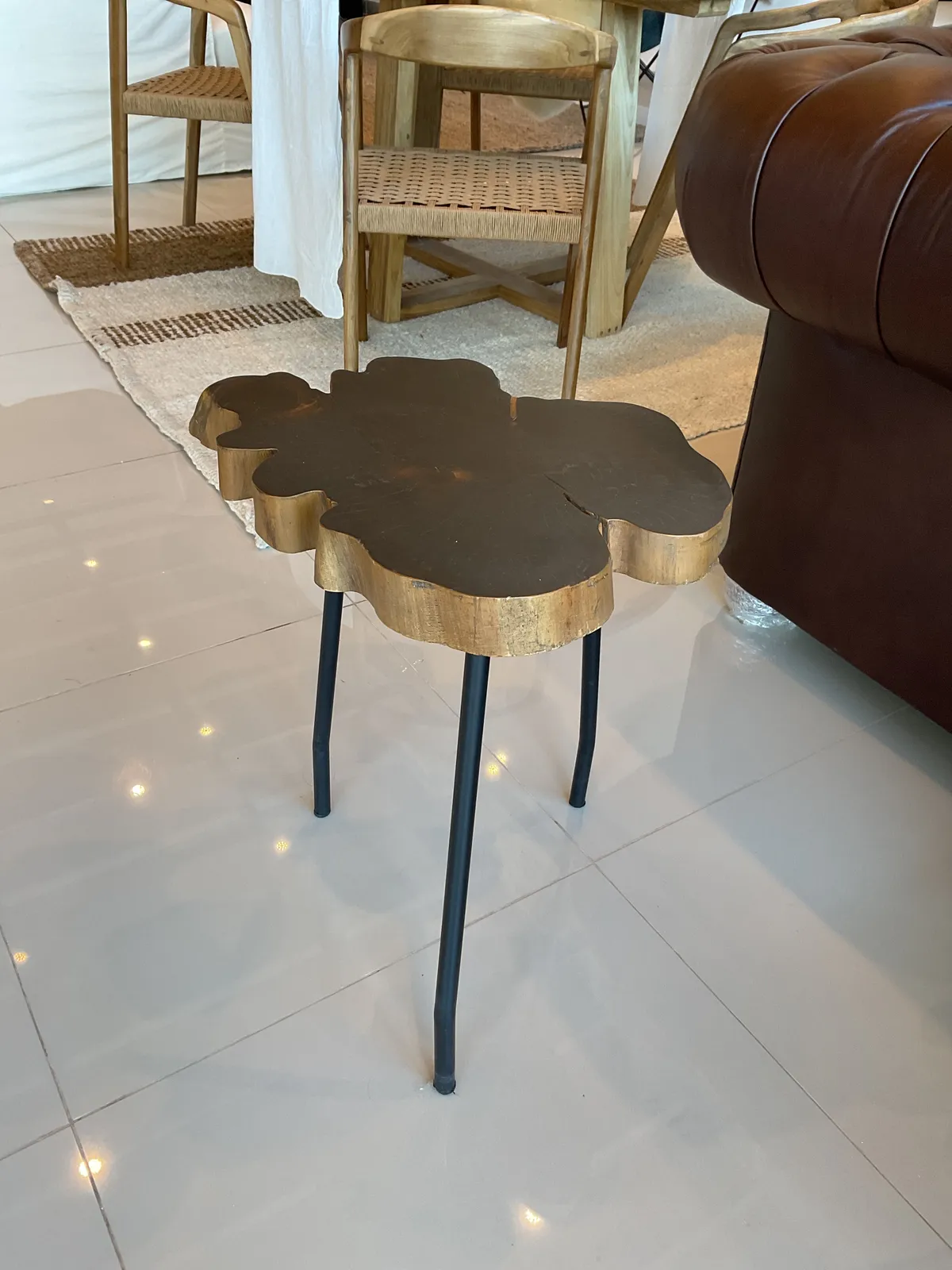 Mesa forma irregular chiquita